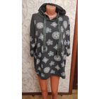 Стильная кофта с капюшоном на 62-64 размер, интересная расцветка, укорочен рукав, красивый цвет и рисунок. Длина 78 см, ПОгруди 72 см. Отличный состав: 96% хлопка, 4% эластана.