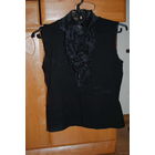 Фирменная Блуза-безрукавка-e-Vie-цвет чёрный с шикарнейшим жабо-расшитым блёстками и пайкетками-Франция-размер-40/42-44-S/M!