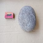 Натуральный плоский камень, голыш.