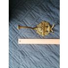 Большая старая латунная вешалка на стену