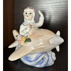 ВИНТАЖНАЯ ФАРФОРОВАЯ СТАТУЭТКА, ГЕРМАНИЯ!!! ДЕВОЧКА - ПИЛОТ (ЛЕТЧИЦА) В САМОЛЁТЕ!!! АГИТАЦИОННЫЙ ФАРФОР!!! СТАРТ С РУБЛЯ БЕЗ МЦ!!!