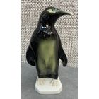 Фарфоровая статуэтка Пингвина Royal Dux. Чехословакия. 1960 год. Высота 15 см.