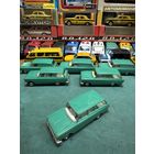 Москвич 426 цвет кипарис, решетка с четырьмя круглыми фарами. Вечер четверга в зеленых, и не только, тонах. Ставим будильник на 22-00 и пополняем свои саратовские собрания!