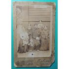 Фото кабинет-портрет "Поход в гости", до 1917 г.