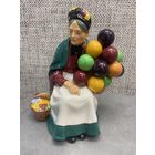 Винтажная статуэтка "Продавец шаров". Фарфор, роспись, ручная работа. Royal Doulton, Англия. Высота 20 см