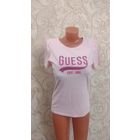 Фирменная майка Guess размер S. Оригинал. Новая, не ношена. Цвет нежно розовый. Длина 363,5 см, ПОгруди 41 см. Состав: 60% хлопок, 40% модал.