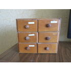 Ящик с ячейками для мелочей.