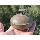 Старинная медная крышка. Вставка серебро.