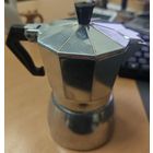 Гейзерная кофеварка. Металическая
