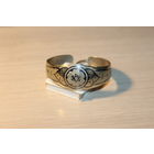 Металлический браслет, диаметр 6.5 см.