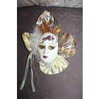 Фарфоровая венецианская маска.