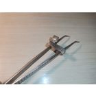 Металлическое кольцо с вставкой в посеребрении, клейм нет.