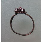 Колечко старинное с камушком.