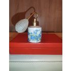 Фарфоровый атомайзер для парфюма с распылителем грушей, Bavaria, номерная, есть мелкий скольчик по краю основания.