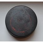 Шайба хоккейная.