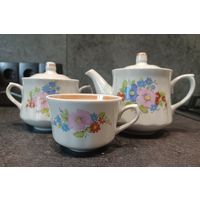 Сервиз для чая, сахарница, заварник и кружка