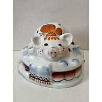 Фарфоровая статуэтка "Свинья на корыте" (Поросёнок) ДФЗ.  АУКЦИОН не с рубля без МПЦ.