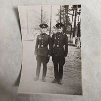 Фотография. История СССР в лицах. Сержанты в парадной форме образца 1955 г.
