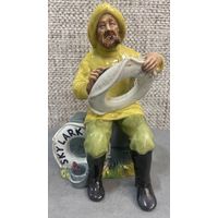 Фарфоровая статуэтка Royal Doulton. Boatman Лодочник. Англия 1970 год. Высота 17 см.