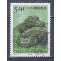 [903] Китай,КНР 2000. Фауна.Рептилии.Крокодилы. Концовка серии.Гашеная марка.