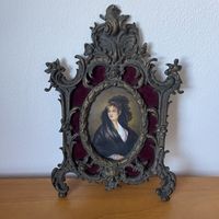 Антикварный портрет темперой в бронзовой раме. Франция. 3759