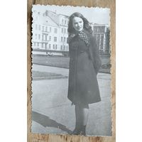 Фото женщины. Минск. Площадь Ленина. 8х12 см