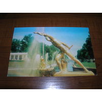 Петродворец Фонтан Гладиатор чистая