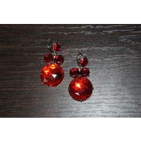 Пластиковые серьги.