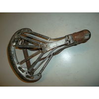 Часть сиденья  старого велосипеда