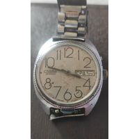 Часы Слава. Ссср. Рабочие. Царапины спекла.