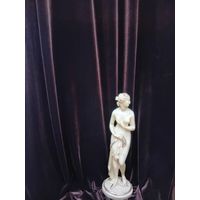 Интерьерная статуэтка