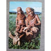 Этнография. Кения. Девушки в хорошем настроении