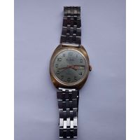 Часы Слава. СССР. Позолота.С браслетом.На ходу