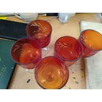 Рюмки красные