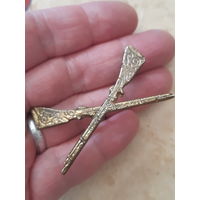 Брошь накладка охотника бронза в виде ружья винтаж