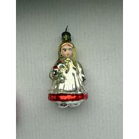Елочная игрушка Девочка с цветами СССР