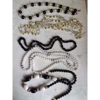 Лот винтажной бижутерии. Бусы.