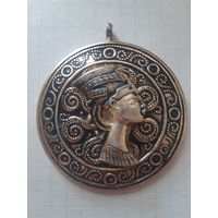 Кулон Нефертити времен СССР