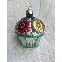 Елочная игрушка "Корзина с цветами"