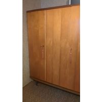 Шкаф одежный большой, ГДР 50-е, нат дерево, лак