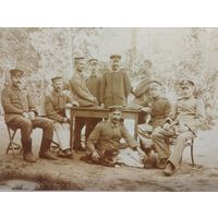 Фото ПМВ  Гусар и кавалеристы отдыхают после боя.Оригинал