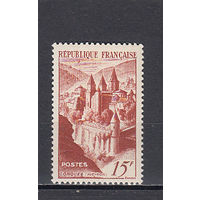 Старинный замок. Франция. 1947. 1 марка. Michel N 823 (2,5 е).