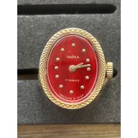 Часы-перстень механические с красным циферблатом, металл, позолота, Ювелирный завод "Чайка", СССР, 1970-1980 гг.