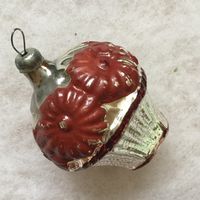 Ёлочная игрушка Корзина Хризантем, стекло. СССР