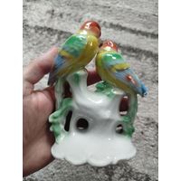 Фарфоровая статуэтка,попугаи,после реставрации одного,с рубля