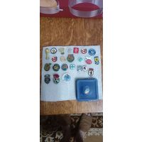 Футбольные и хоккейные значки цена за один