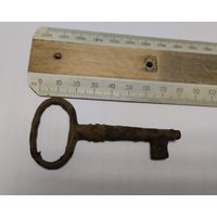 Ключик большой, старинный, с рубля!