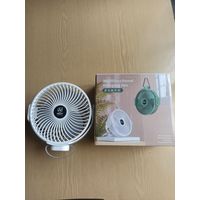 Портативный вентилятор, размер 20 см, три скорости, работает от встроенного аккумулятора ! Очень классно освежает, долгая работа от батареи. Заряжается как обычный телефон. Разъём micro usb.