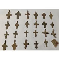 Лот крестиков. 24 шт