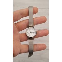 Часики. Кварц. Женские. На ходу.